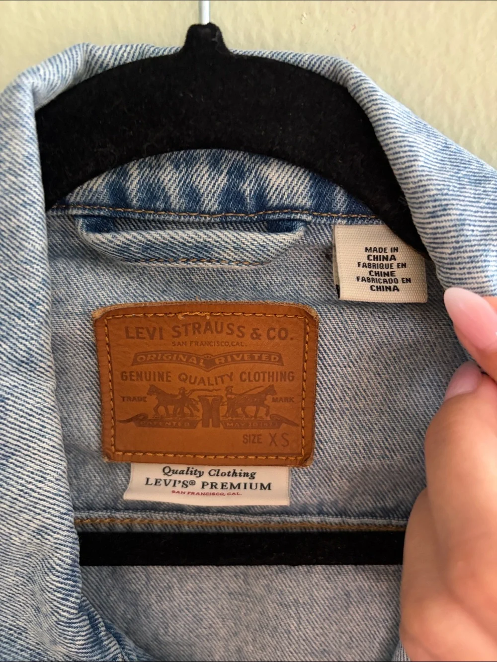 Levi’s Vintage Blue Denim Trucker Jacket - Classic Jean Jacket - Picture 2 of 15